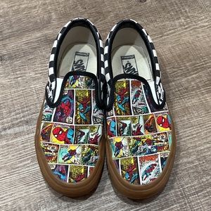 Slip-On Spider-man Comic Book/Checkered Vans. Size: 8/12 Women’s and 7 in men’s